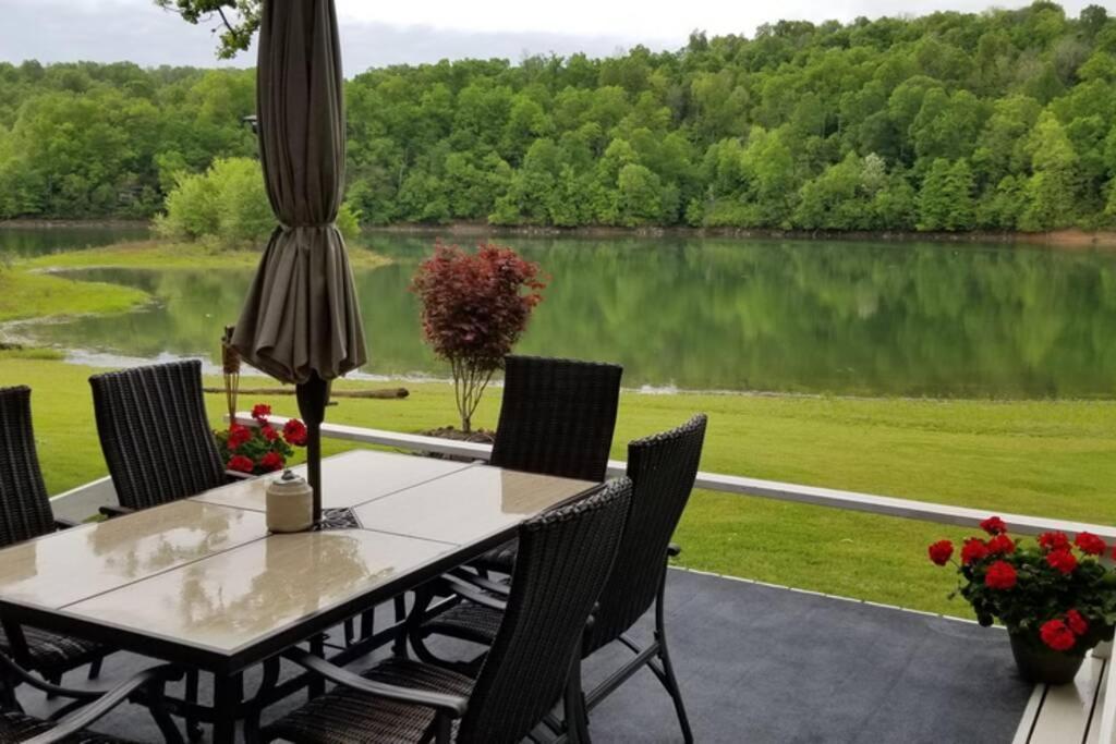 Lakehouse Has Spectacular View Plus Easy Access! Роджерс Екстер'єр фото