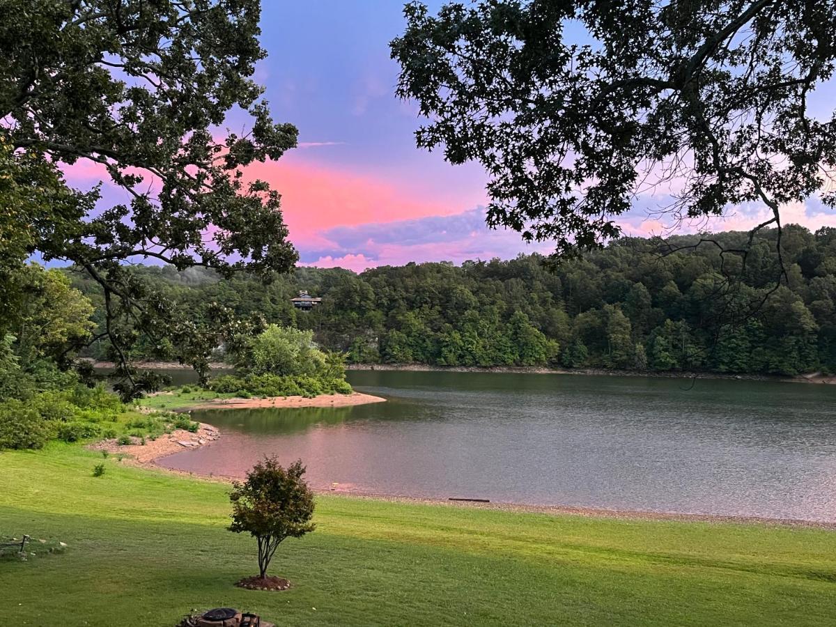 Lakehouse Has Spectacular View Plus Easy Access! Роджерс Екстер'єр фото